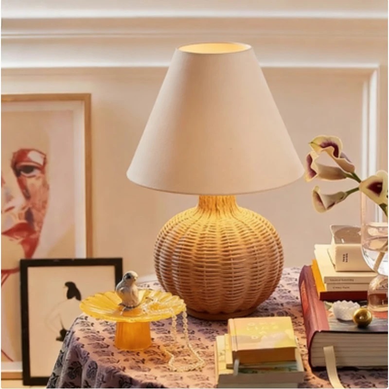 Wabi-sabi Vintage Rattan Table - Desk Setup Wallpaper 评论和价格