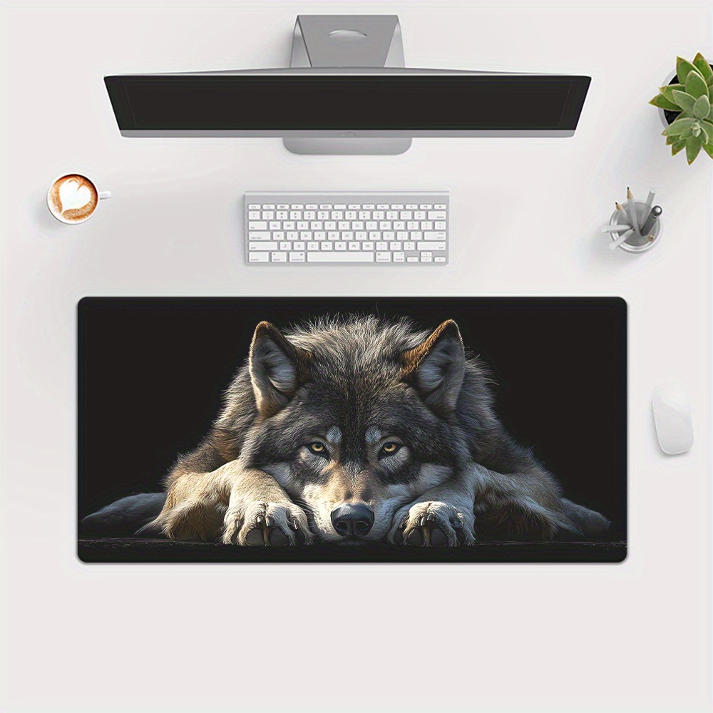 Wild Grey Wolf on Black Backgr - Desk Setup Grey 评论和价格